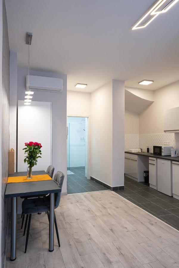 Var Apartman Еґер Екстер'єр фото